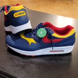 **EUC** Nike Air Max 1 Snow Beach